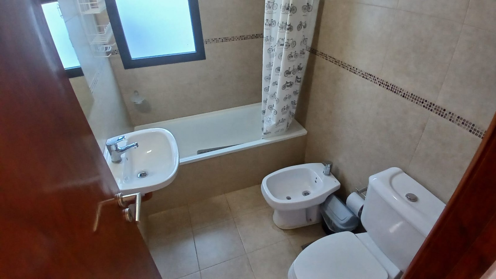 EN VENTA MODERNO DEPARTAMENTO A ESTRENAR EN VILLA GESELL- 149 Y PLAYA " GRAN OPORTUNIDAD"