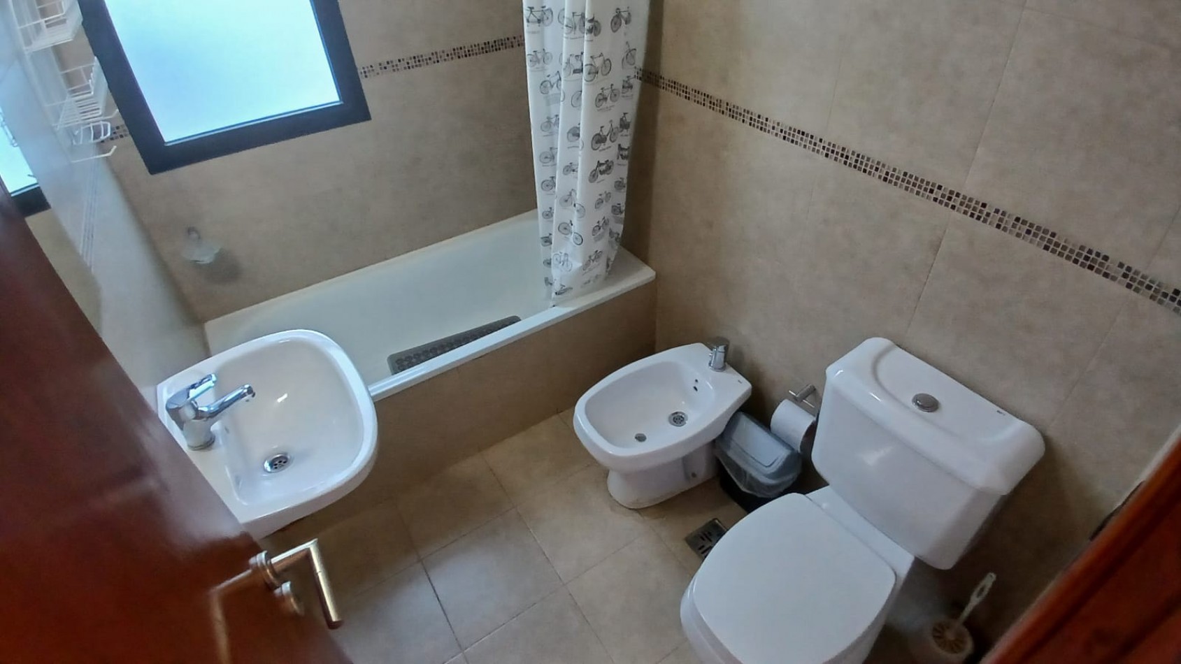 EN VENTA MODERNO DEPARTAMENTO A ESTRENAR EN VILLA GESELL- 149 Y PLAYA " GRAN OPORTUNIDAD"