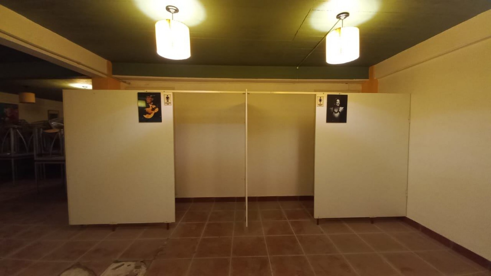 SE VENDE LOCAL COMERCIAL EN MAR AZUL