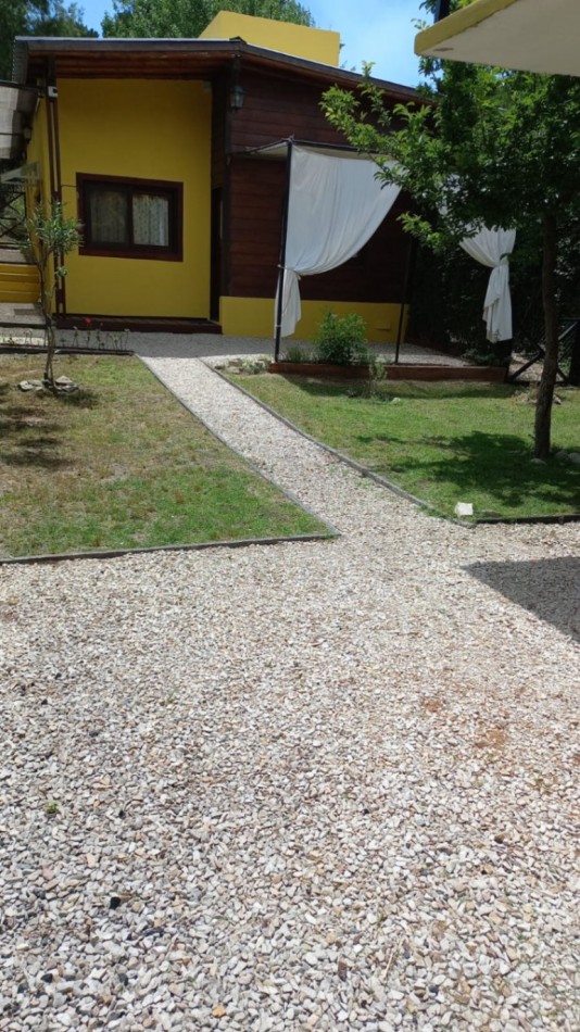 SE VENDE COMPLEJO DE CUATRO CABAÑAS EN MAR AZUL