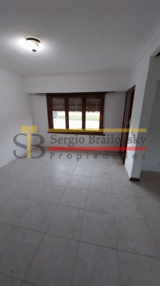 SE VENDE CASA DE 3 AMBIENTES EN MADARIAGA- APTA CREDITO!
