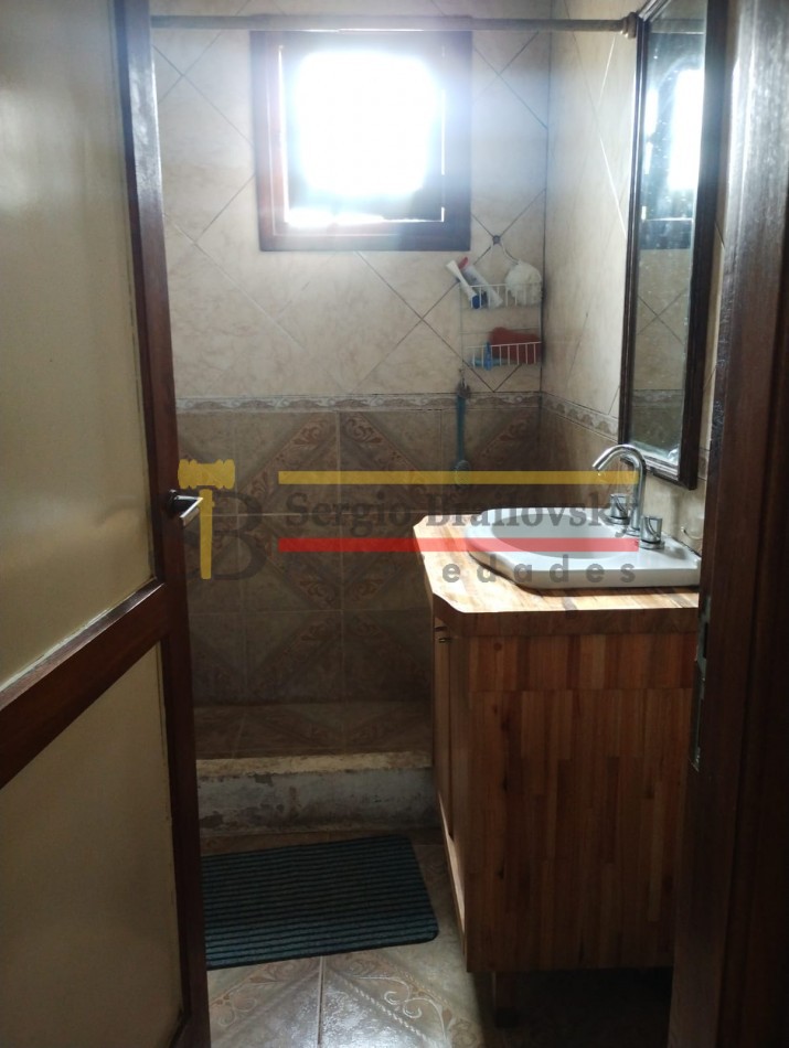 Casa con galpon en Ostende. Ubicado en esquina estrategica de la ciudad