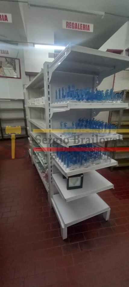 Local en alquiler anual - Zona sur de Villa Gesell, Av. 3