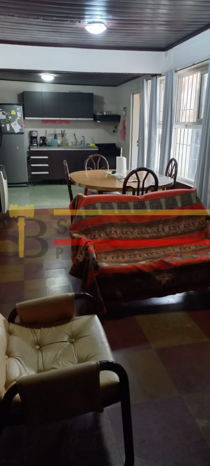 SE VENDE CASA 6 AMBIENTES EN MADARIAGA