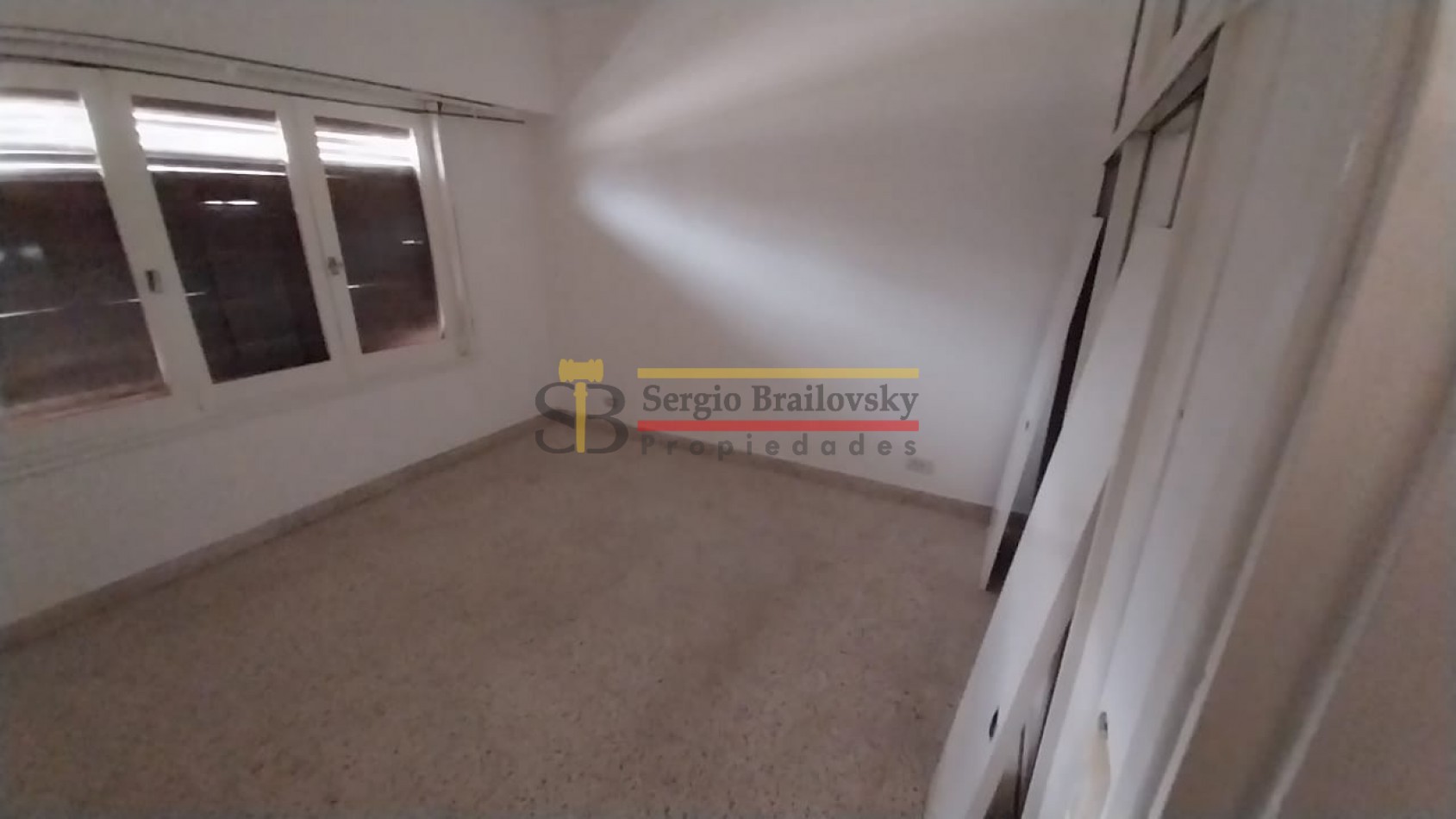 SE VENDE CASA DE 3 AMBIENTES EN MADARIAGA- APTA CREDITO!