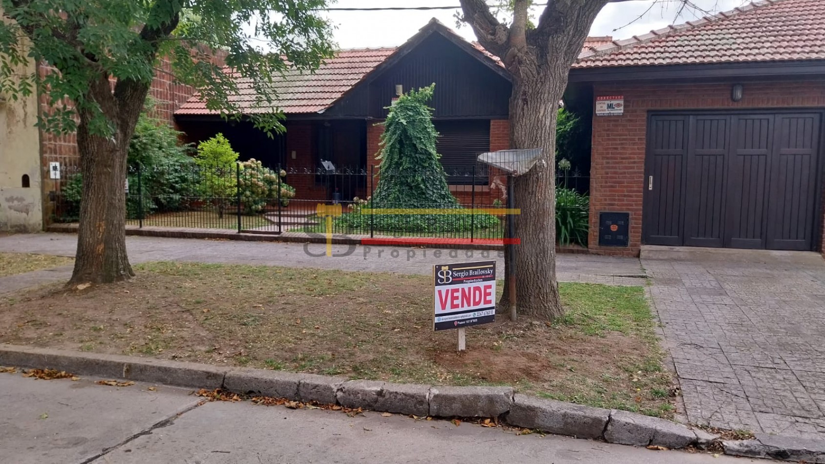 SE VENDE CASA 6 AMBIENTES EN MADARIAGA