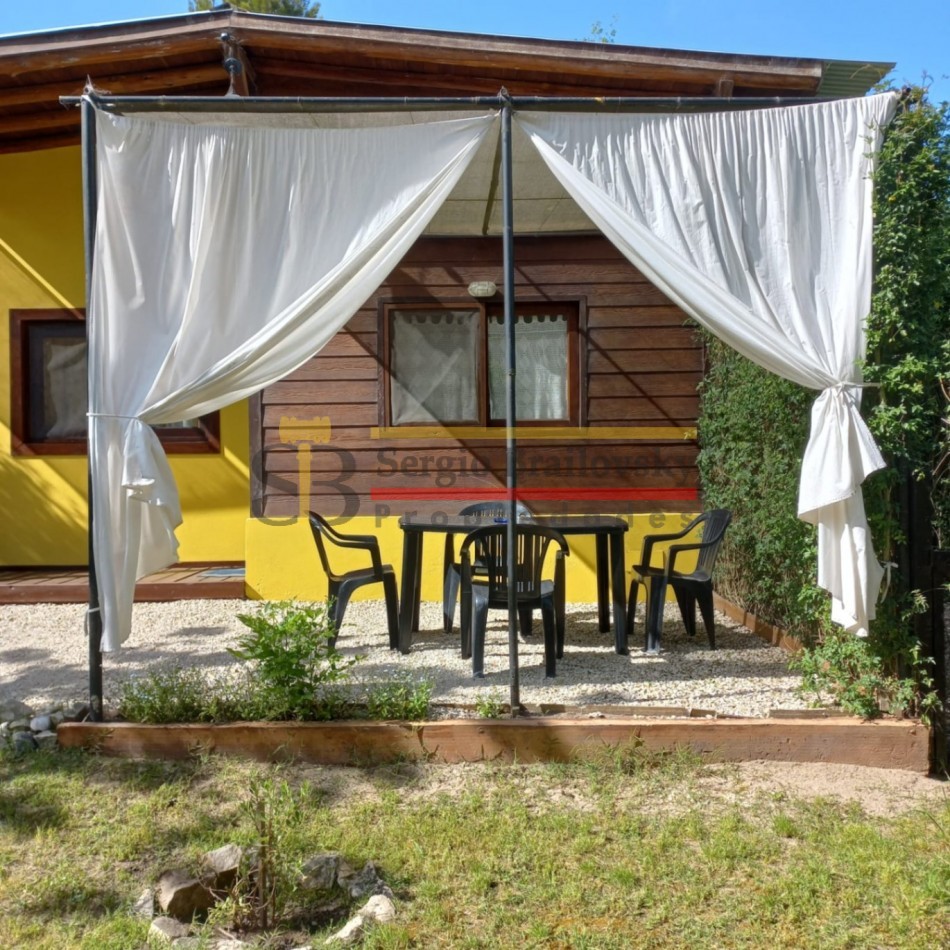 SE VENDE COMPLEJO DE CUATRO CABAÑAS EN MAR AZUL