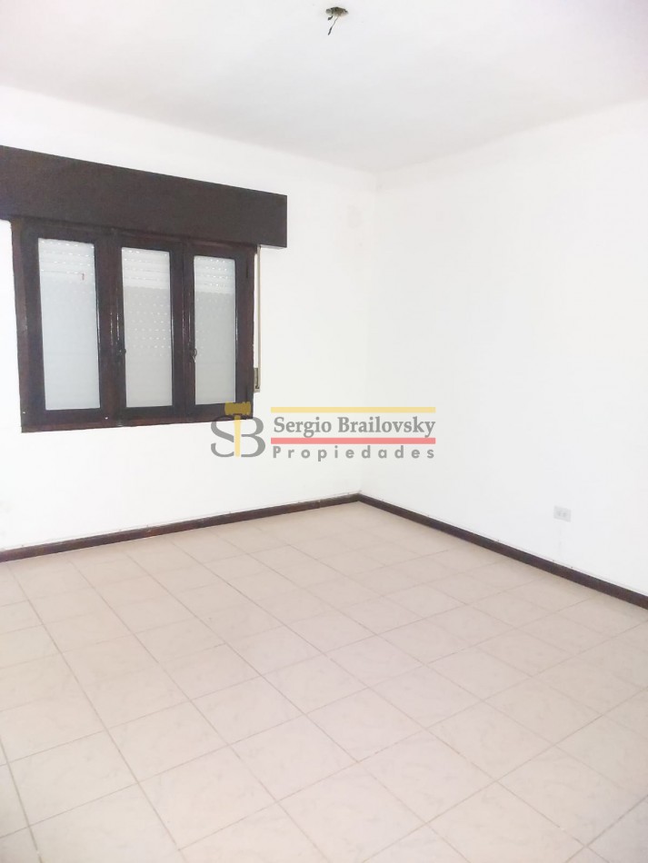 OPORTUNIDAD SE VENDE CASA DE 5 AMBIENTES EN GRAL. MADARIAGA APTO CREDITO!