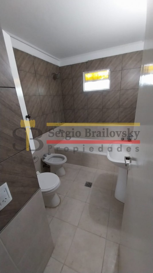 SE VENDE CASA DE 3 AMBIENTES EN MADARIAGA- APTA CREDITO!