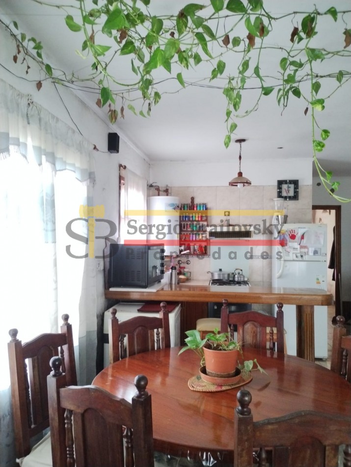Casa con galpon en Ostende. Ubicado en esquina estrategica de la ciudad
