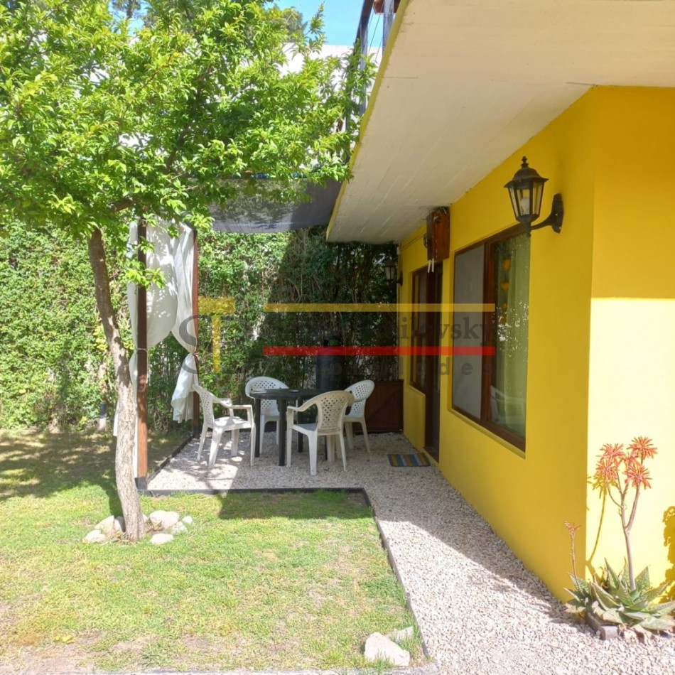 SE VENDE COMPLEJO DE CUATRO CABAÑAS EN MAR AZUL