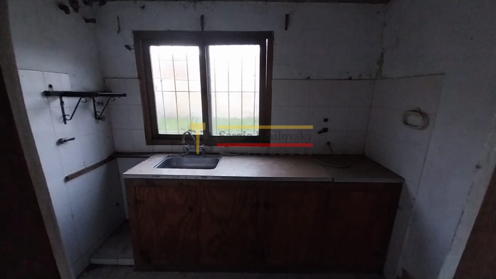 SE VENDE CASA DE 3 AMBIENTES EN MADARIAGA- APTA CREDITO!