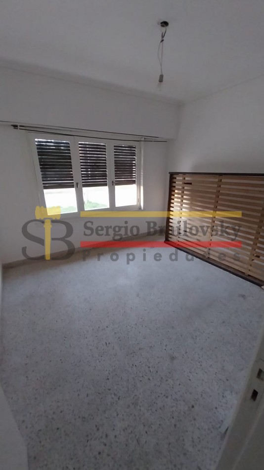 SE VENDE CASA DE 3 AMBIENTES EN MADARIAGA- APTA CREDITO!