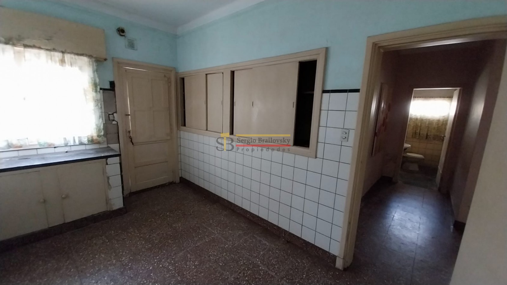 Se Vende Casa de dos plantas mas local comercial en Gral. Madariaga