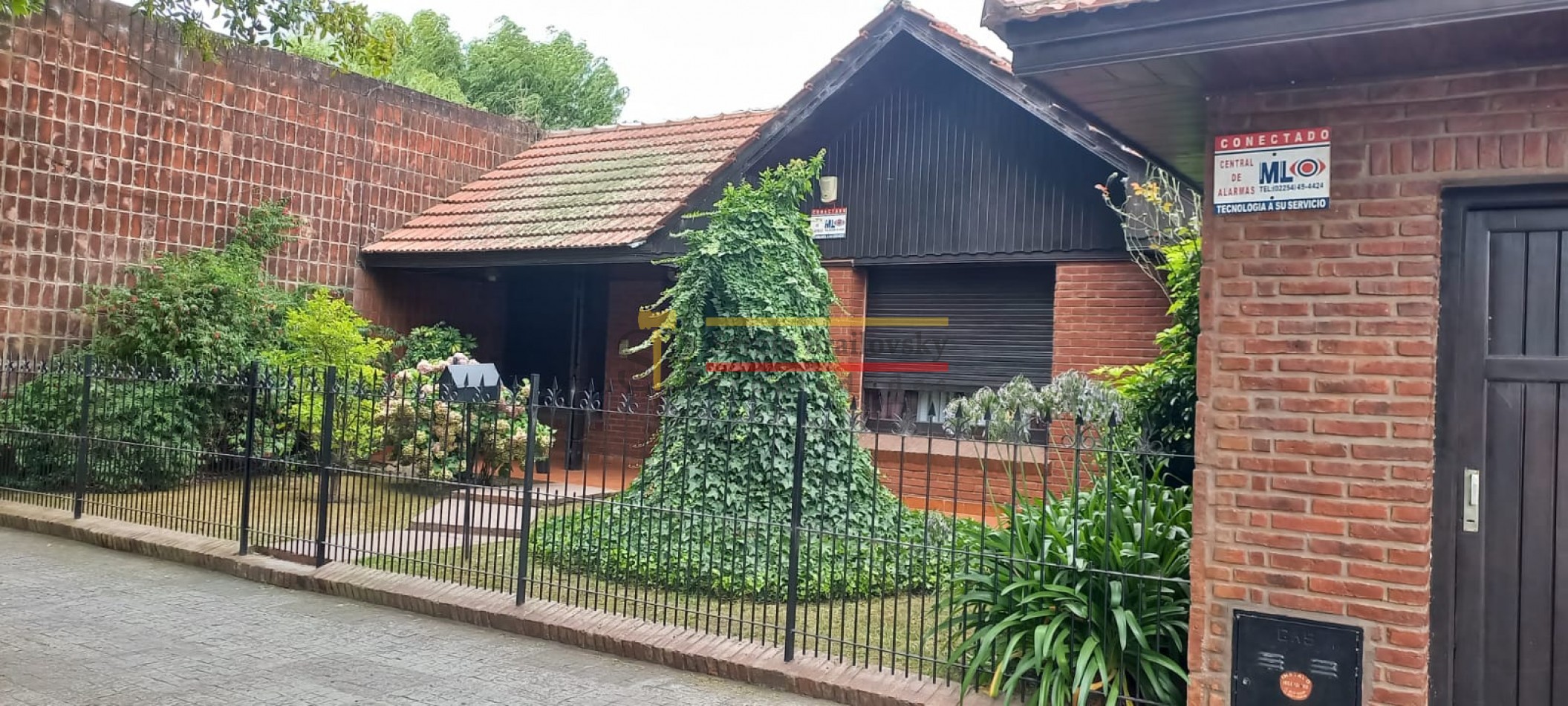 SE VENDE CASA 6 AMBIENTES EN MADARIAGA