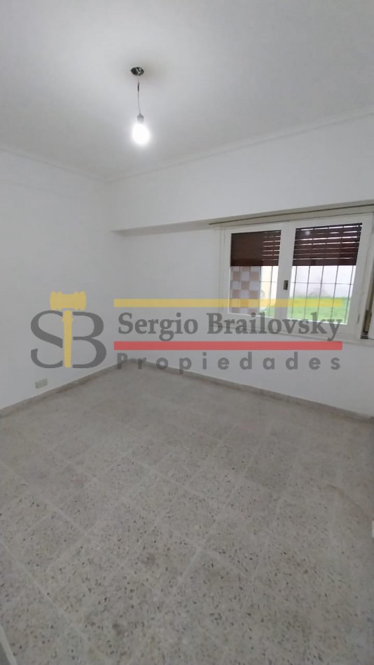 SE VENDE CASA DE 3 AMBIENTES EN MADARIAGA- APTA CREDITO!