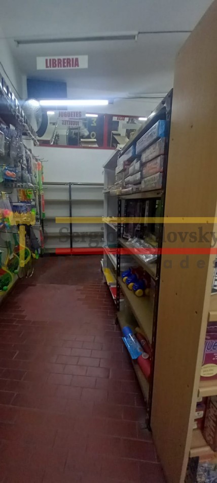 Local en alquiler anual - Zona sur de Villa Gesell, Av. 3