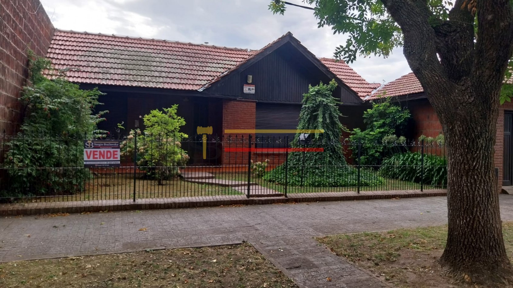SE VENDE CASA 6 AMBIENTES EN MADARIAGA