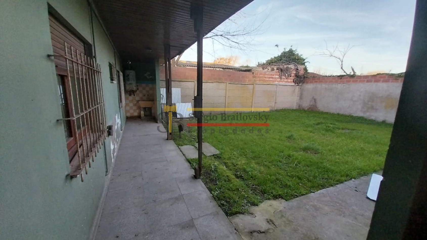 SE VENDE CASA DE 3 AMBIENTES EN MADARIAGA- APTA CREDITO!