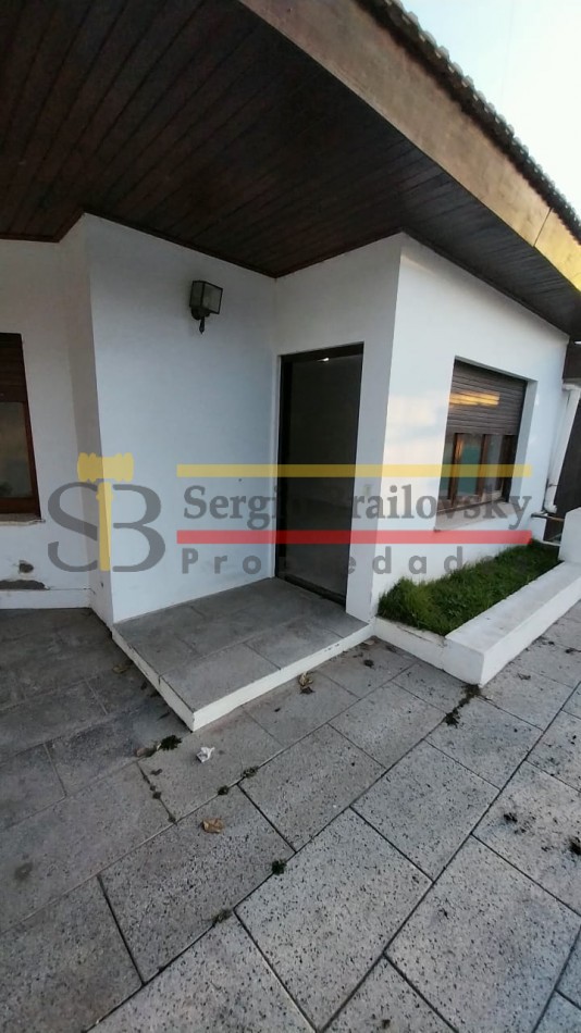 SE VENDE CASA DE 3 AMBIENTES EN MADARIAGA- APTA CREDITO!