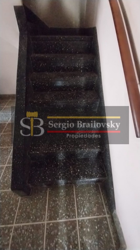 Se Vende  Casa de dos plantas mas local comercial en Gral. Madariaga 