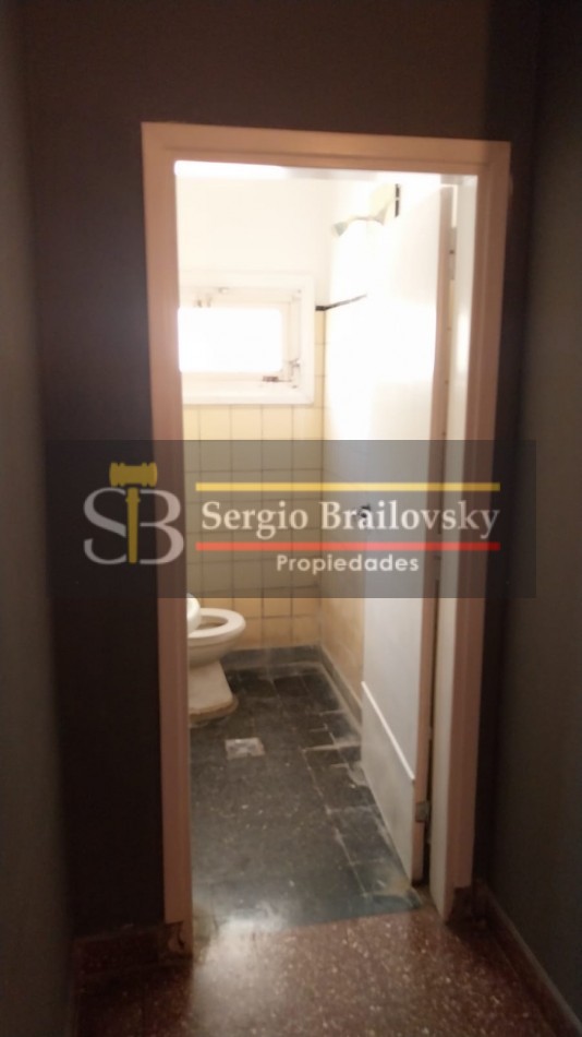 Se Vende  Casa de dos plantas mas local comercial en Gral. Madariaga 