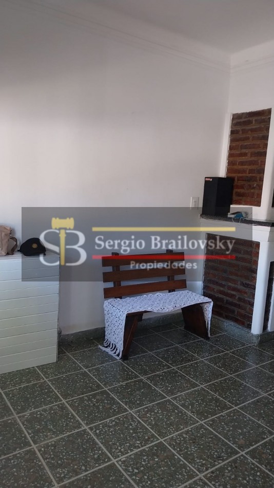 Se Vende  Casa de dos plantas mas local comercial en Gral. Madariaga 