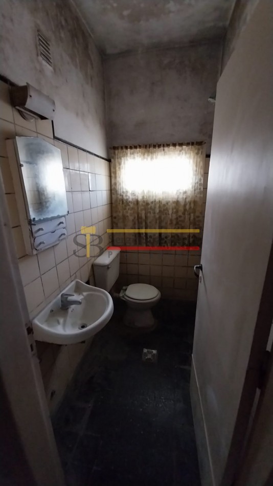 Se Vende Casa de dos plantas mas local comercial en Gral. Madariaga