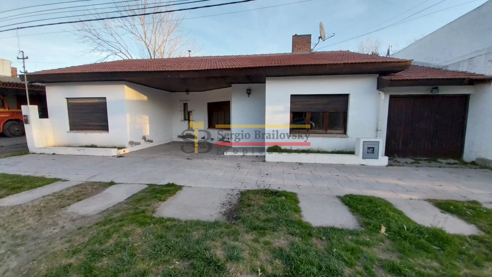 SE VENDE CASA DE 3 AMBIENTES EN MADARIAGA- APTA CREDITO!