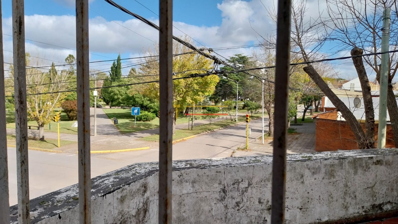 Se Vende Casa de dos plantas mas local comercial en Gral. Madariaga