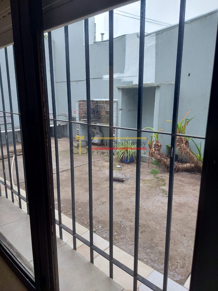 OPORTUNIDAD SE VENDE CASA DE 5 AMBIENTES EN GRAL. MADARIAGA APTO CREDITO!
