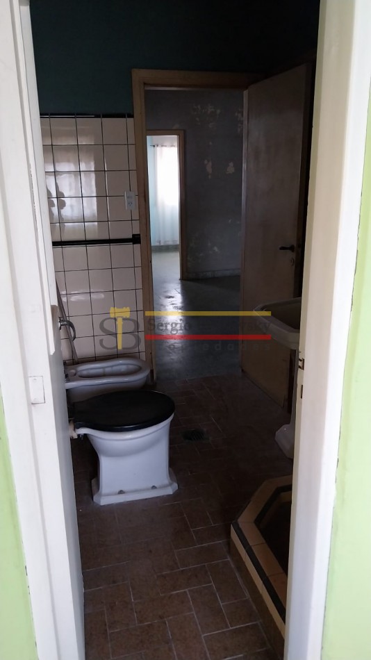 Se Vende Casa de dos plantas mas local comercial en Gral. Madariaga