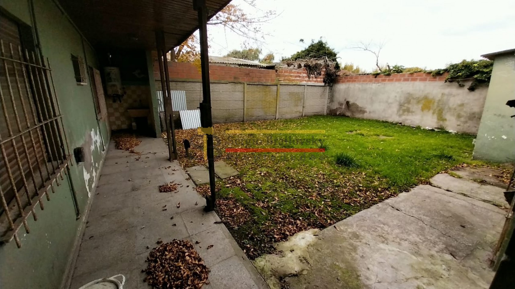 SE VENDE CASA DE 3 AMBIENTES EN MADARIAGA- APTA CREDITO!