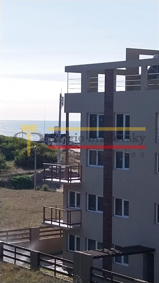 DEPARTAMENTO EN VENTA CON VISTA AL MAR PARA 4 PERSONAS u.f 5