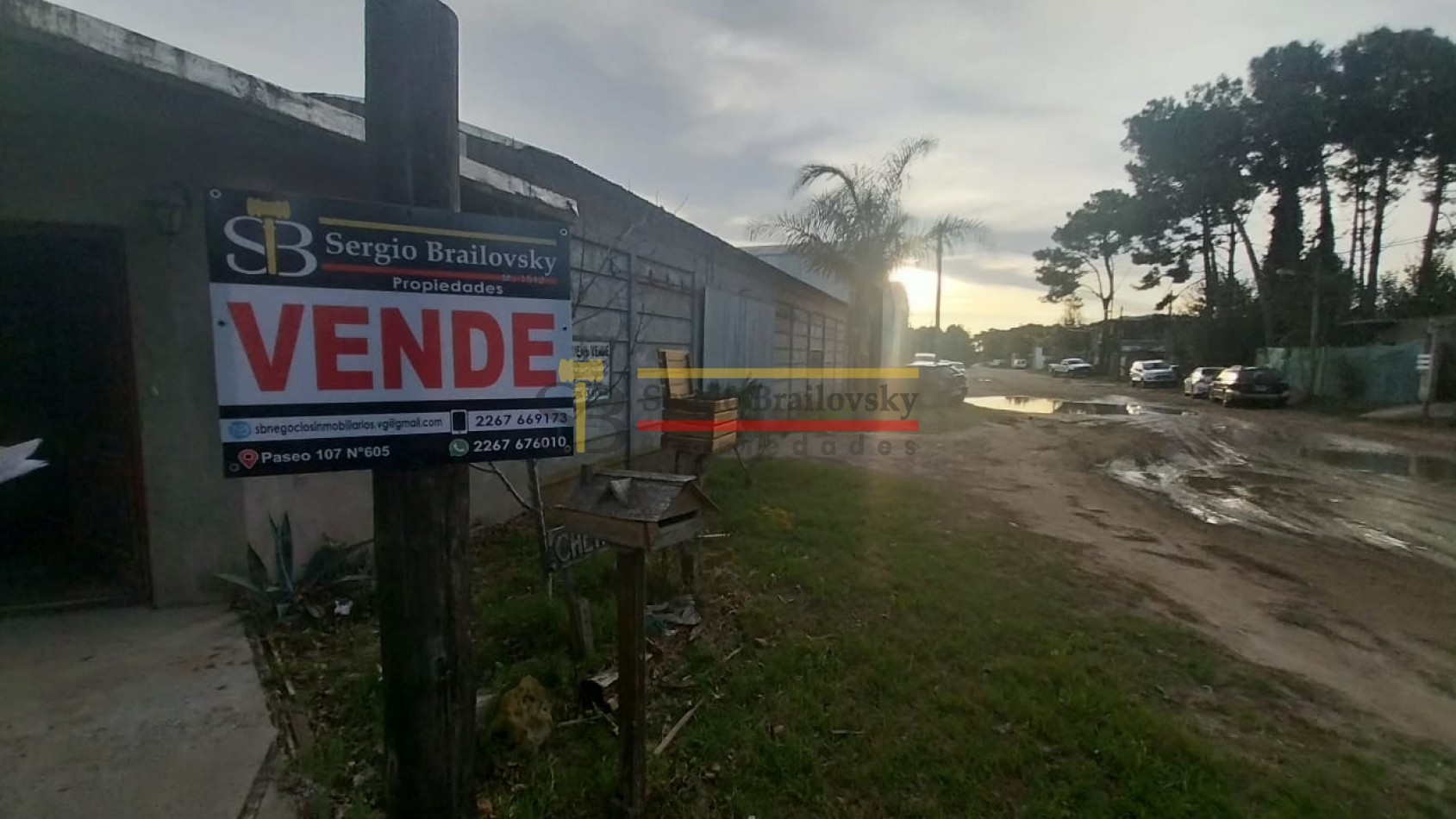 Casa con galpon en Ostende. Ubicado en esquina estrategica de la ciudad