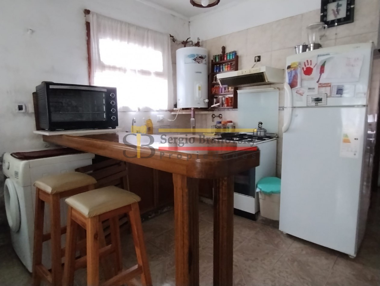 Casa con galpon en Ostende. Ubicado en esquina estrategica de la ciudad