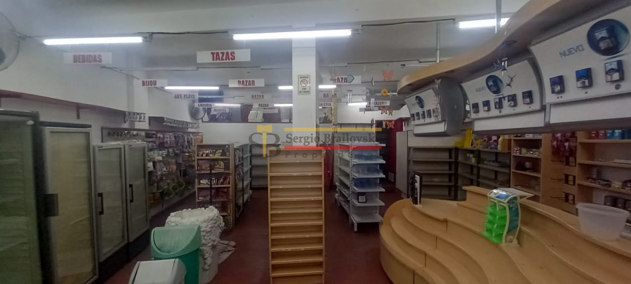 Local en alquiler anual - Zona sur de Villa Gesell, Av. 3