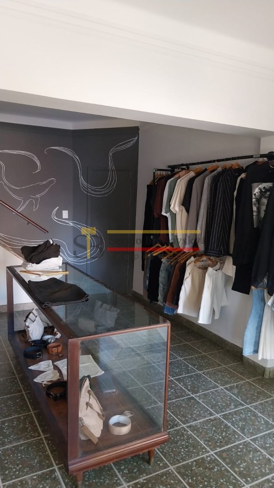 Se Vende Casa de dos plantas mas local comercial en Gral. Madariaga