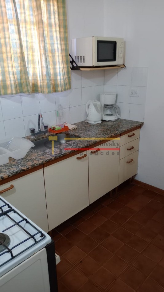 ALQUILER TEMPORAL EN VILLA GESELL CERCA DEL CENTRO PARA 9 PERSONAS