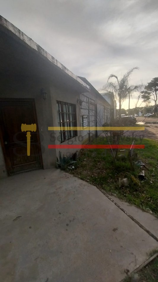 Casa con galpon en Ostende. Ubicado en esquina estrategica de la ciudad