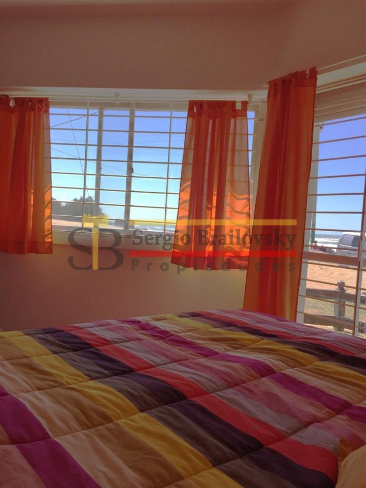 EN VENTA DEPARTAMENTO DE UN AMBIENTE FRENTE AL MAR EN VILLA GESELL ¡OPORTUNIDAD UNICA!