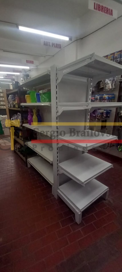 Oportunidad comercial y residencial en Av. 3 - Local, departamento y cochera