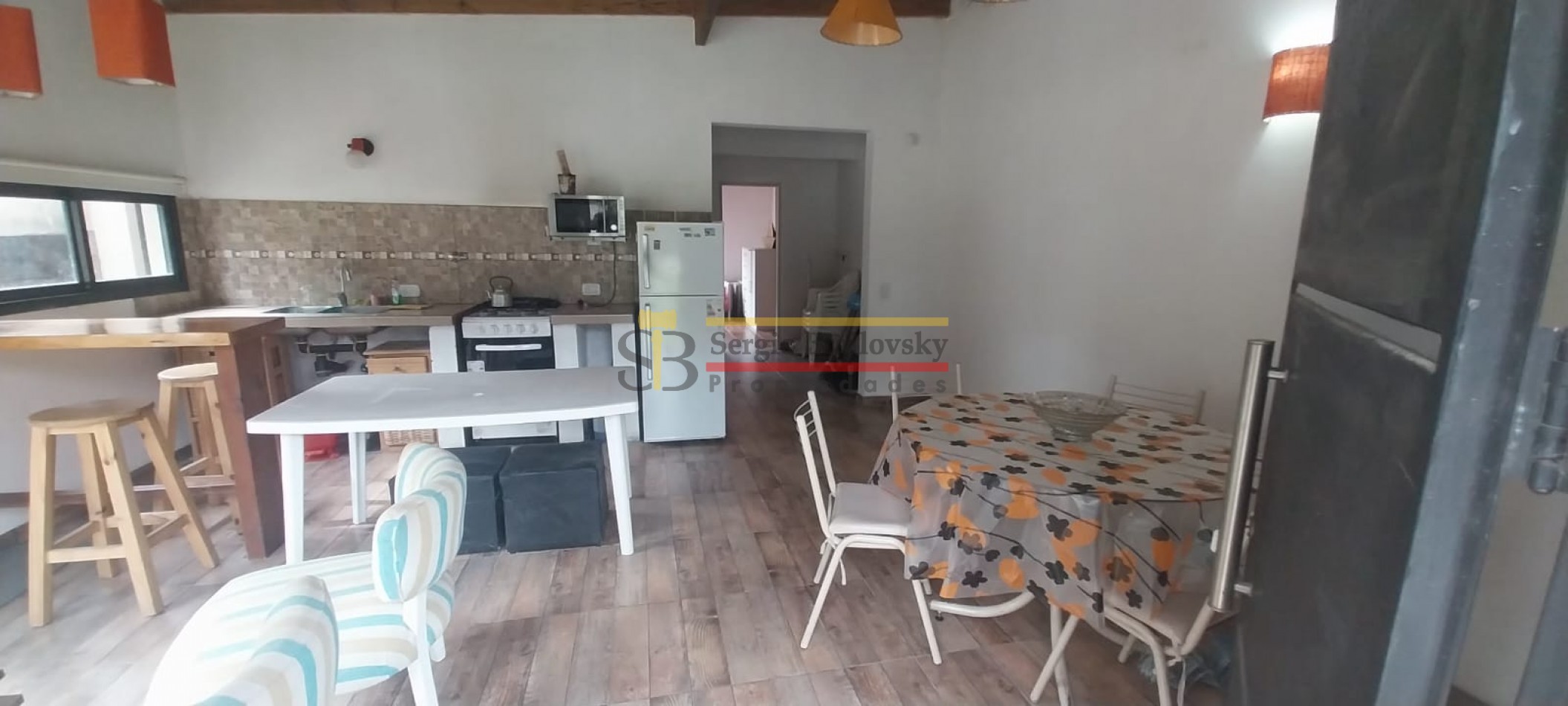 Alquiler Temporal en Mar Azul hasta 5 personas - Casa de 3 Ambientes con Amplio Parque