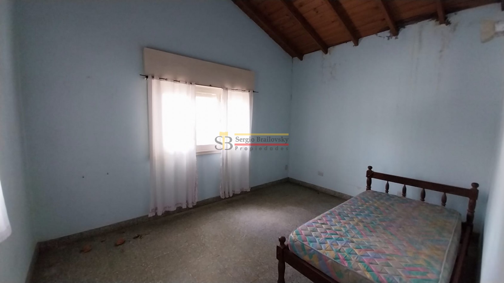 Se Vende Casa de dos plantas mas local comercial en Gral. Madariaga