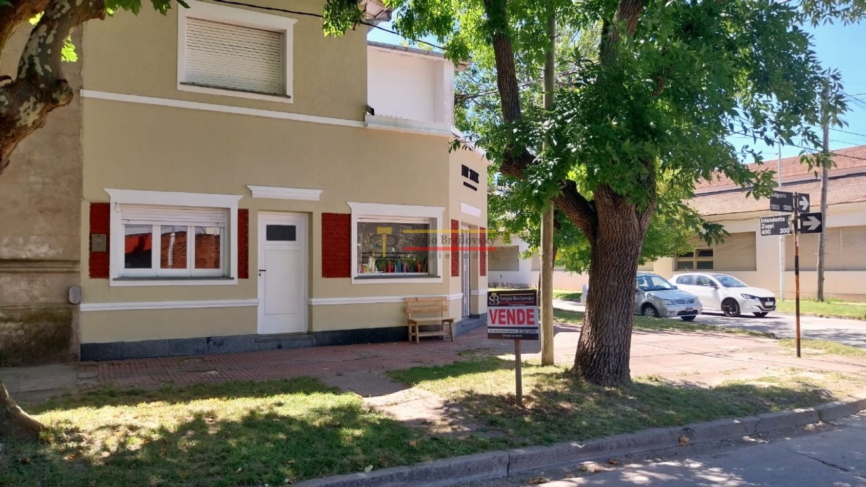 Se Vende Casa de dos plantas mas local comercial en Gral. Madariaga