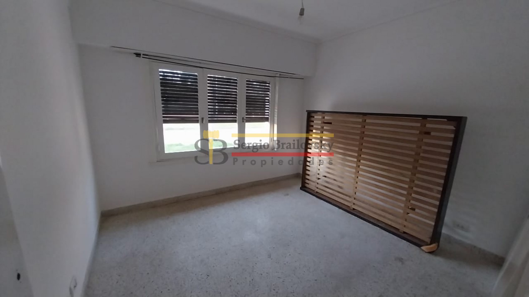SE VENDE CASA DE 3 AMBIENTES EN MADARIAGA- APTA CREDITO!