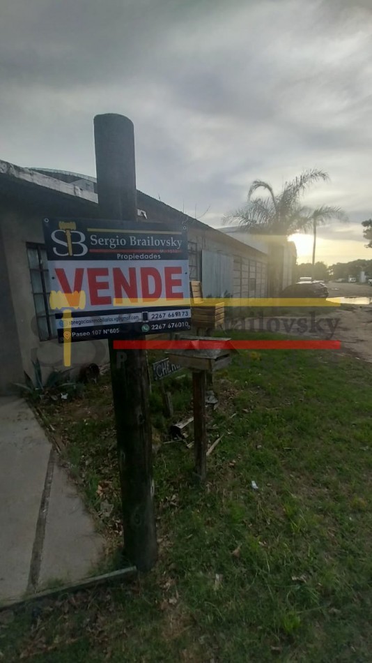 Casa con galpon en Ostende. Ubicado en esquina estrategica de la ciudad