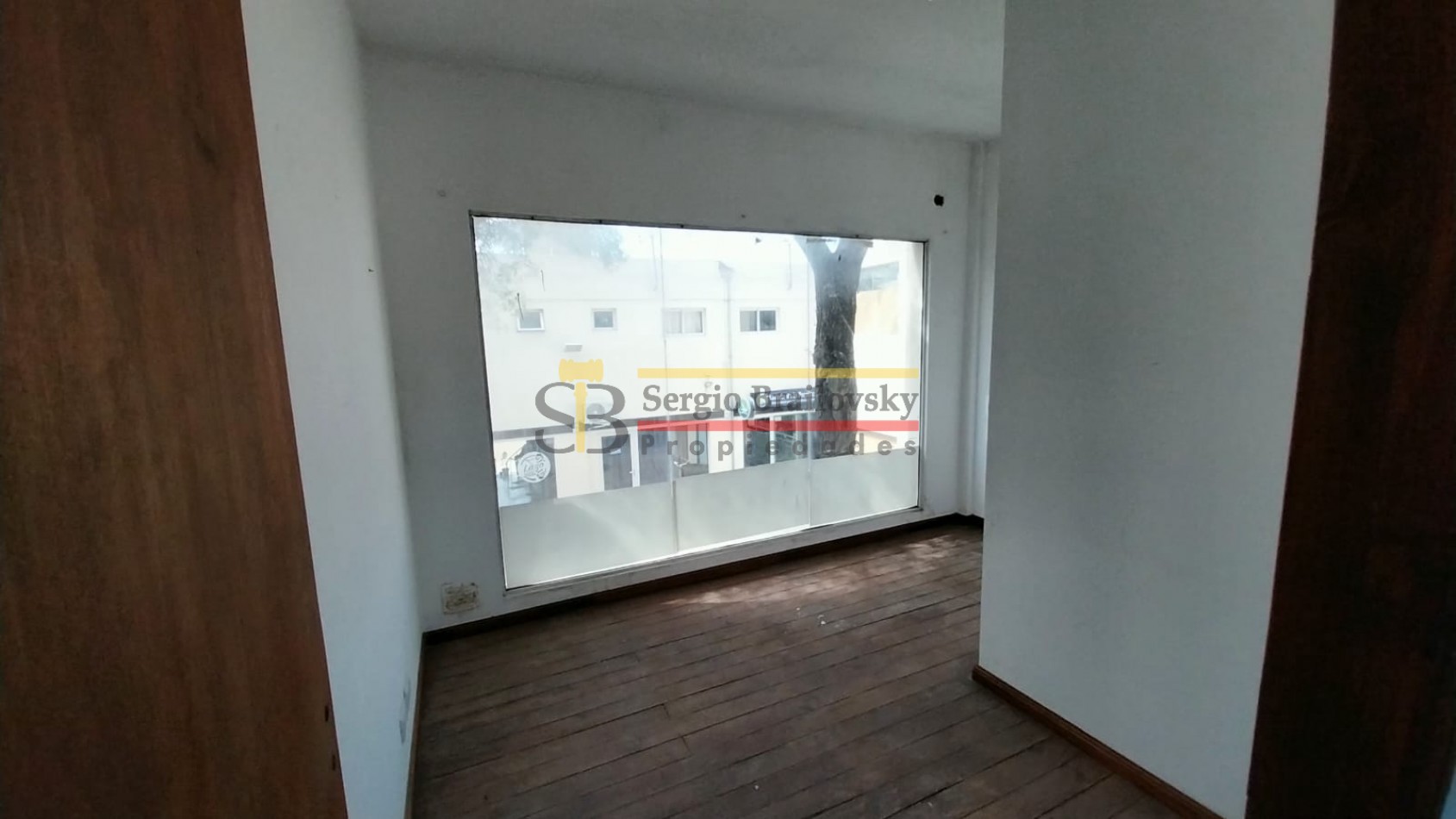 SE VENDE LOCAL COMERCIAL EN OSTENDE