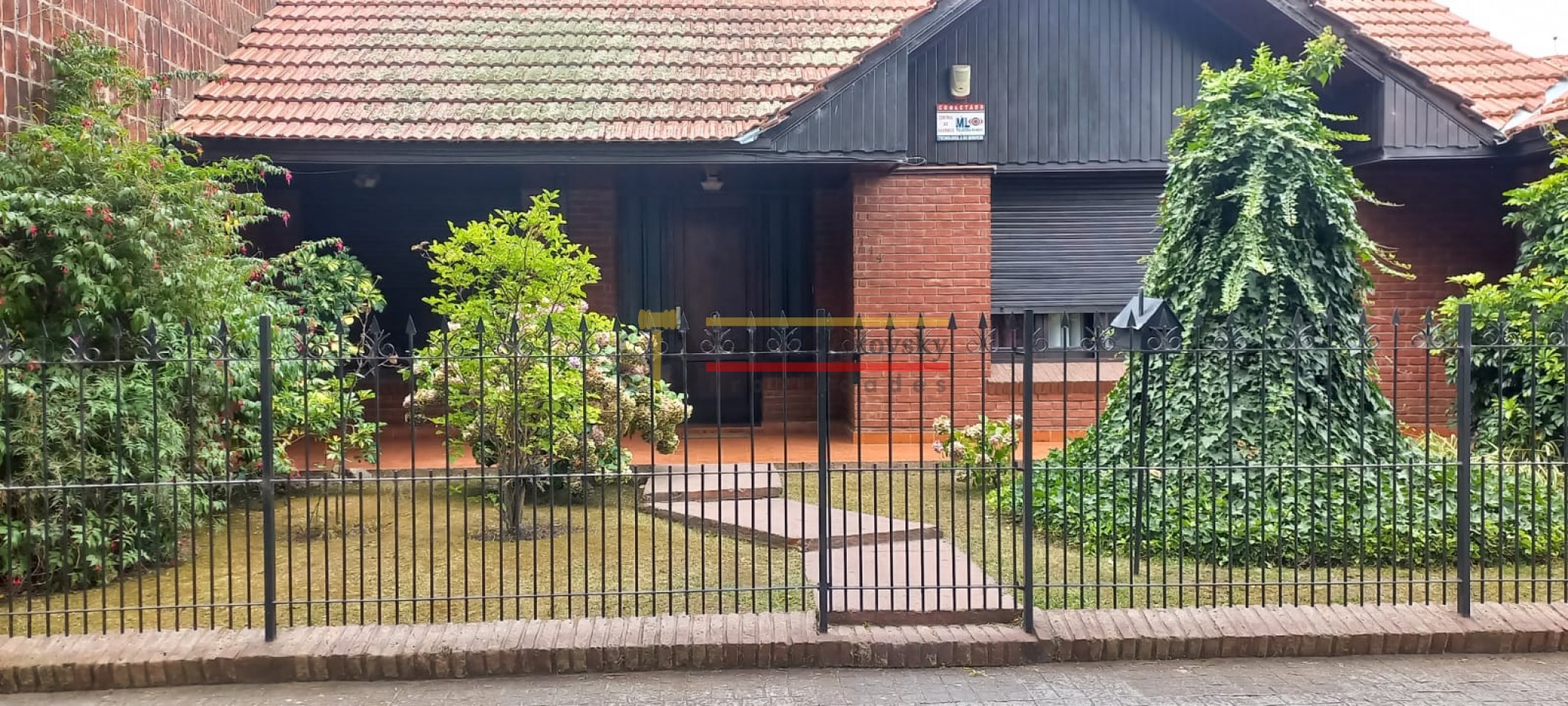 SE VENDE CASA 6 AMBIENTES EN MADARIAGA
