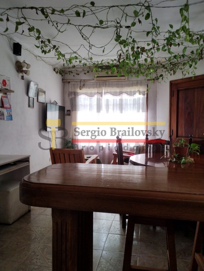 Casa con galpon en Ostende. Ubicado en esquina estrategica de la ciudad